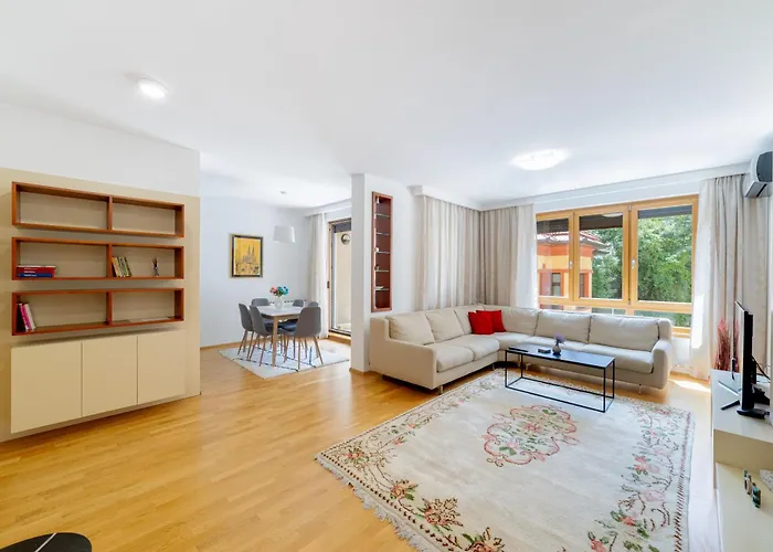 Skenderpasina Skyline 2-Bedroom Apartment With Balcony