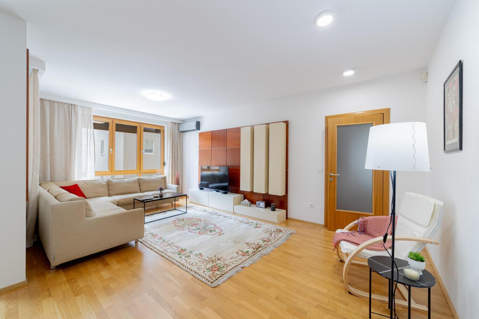 Skenderpasina Skyline 2-bedroom With Balcony Sarajevo